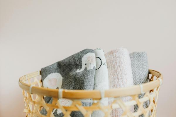 Egyedi kézműves babatextilek készítése